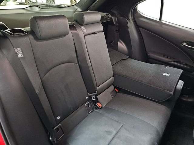 Foto 10 Lexus UX 250h Business 2WD 135 kW (184 CV)