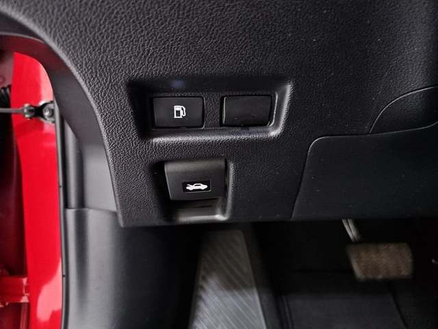 Foto 33 Lexus UX 250h Business 2WD 135 kW (184 CV)