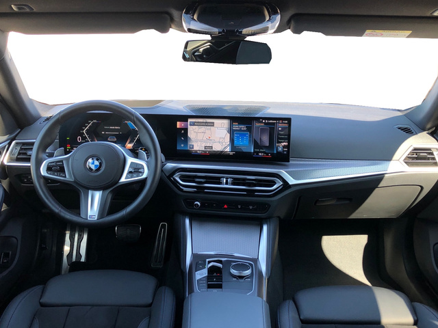 BMW Serie 4 420d Gran Coupe color Gris. Año 2024. 140KW(190CV). Diésel. En concesionario Momentum S.A. de Madrid