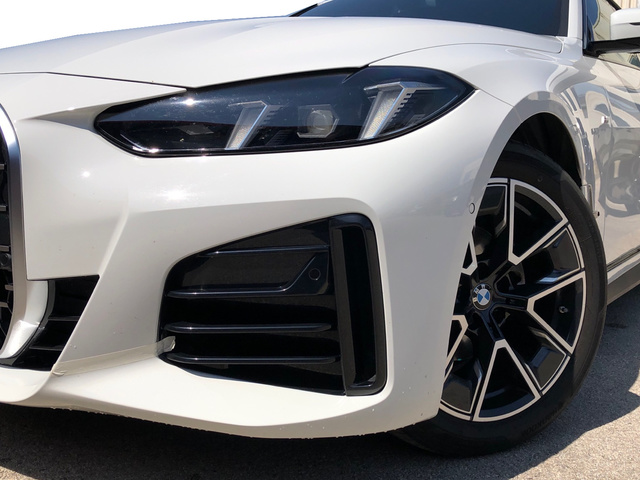 BMW Serie 4 420d Gran Coupe color Blanco. Año 2024. 140KW(190CV). Diésel. En concesionario Vehinter Getafe de Madrid