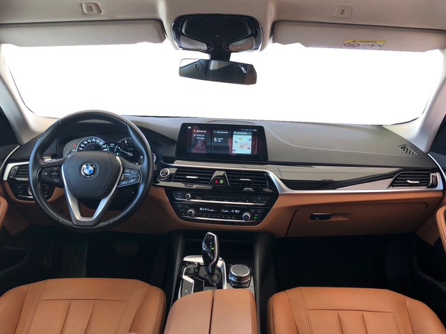 BMW Serie 5 520d color Negro. Año 2020. 140KW(190CV). Diésel. En concesionario Vehinter Getafe de Madrid
