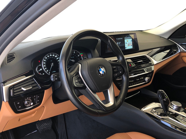 BMW Serie 5 520d color Negro. Año 2020. 140KW(190CV). Diésel. En concesionario Vehinter Getafe de Madrid