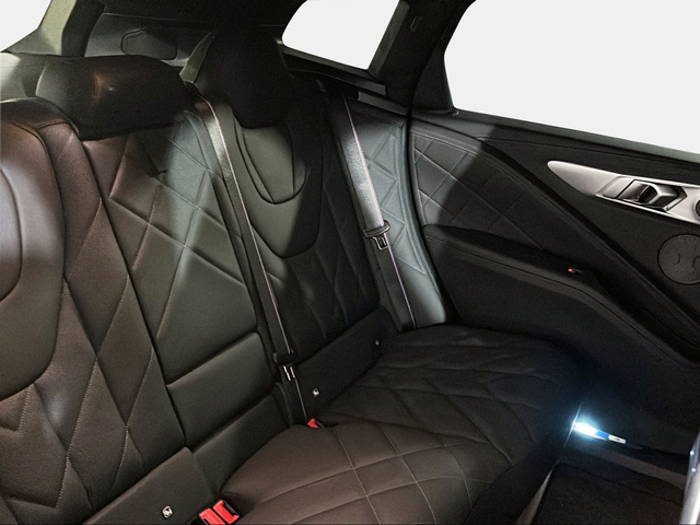 BMW XM XM 480 color Negro. Año 2025. 480KW(653CV). Híbrido Electro/Gasolina. En concesionario San Pablo Motor | Su Eminencia de Sevilla