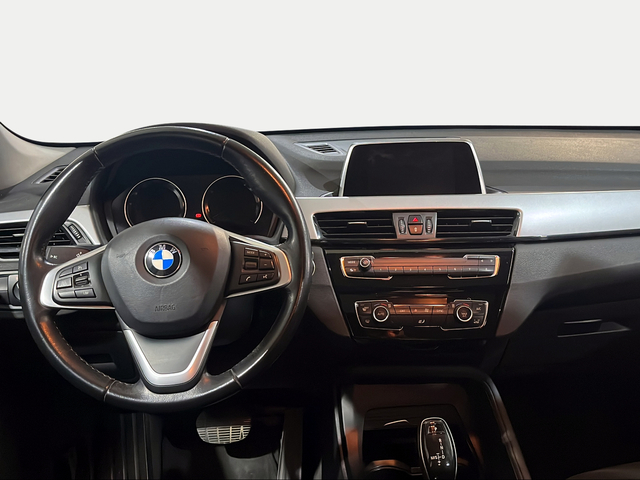 BMW X1 sDrive18d color Blanco. Año 2019. 110KW(150CV). Diésel. En concesionario Ilbira Motor | Granada de Granada