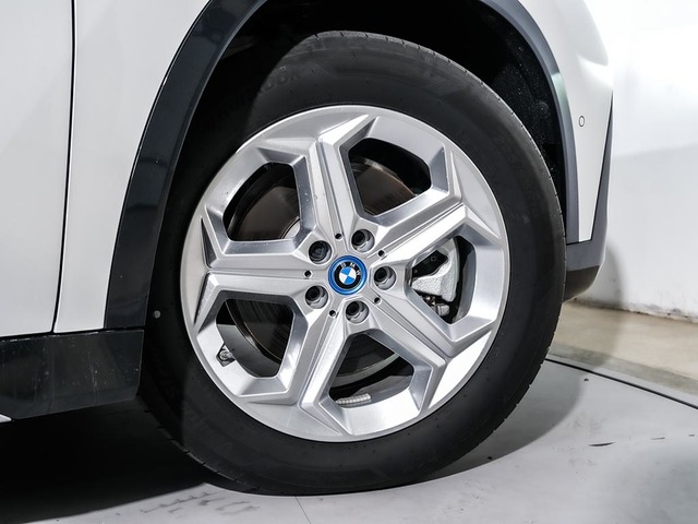 BMW iX1 xDrive30 color Blanco. Año 2025. 230KW(313CV). Eléctrico. En concesionario Oliva Motor Tarragona de Tarragona