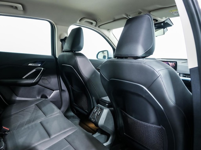 BMW iX1 xDrive30 color Blanco. Año 2025. 230KW(313CV). Eléctrico. En concesionario Oliva Motor Tarragona de Tarragona