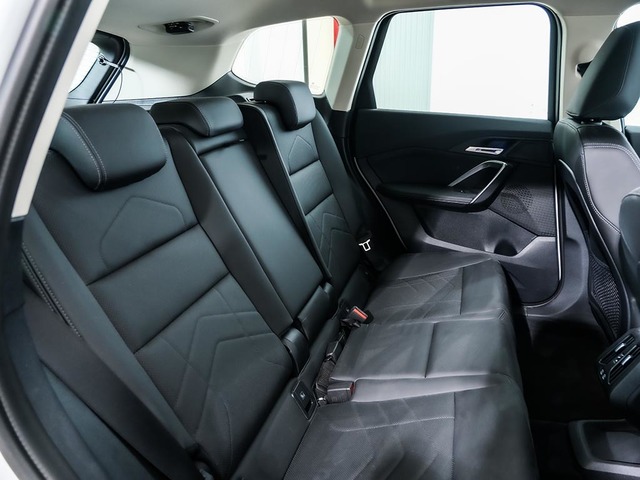 BMW iX1 xDrive30 color Blanco. Año 2025. 230KW(313CV). Eléctrico. En concesionario Oliva Motor Tarragona de Tarragona