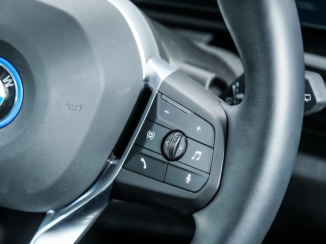 BMW iX1 xDrive30 color Blanco. Año 2025. 230KW(313CV). Eléctrico. En concesionario Oliva Motor Tarragona de Tarragona