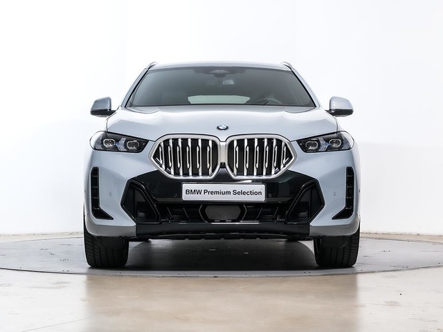 BMW X6 xDrive30d color Gris. Año 2025. 210KW(286CV). Diésel. En concesionario Oliva Motor Tarragona de Tarragona