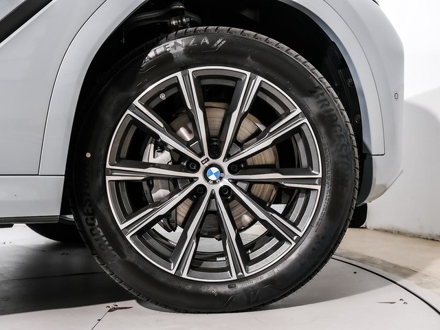 BMW X6 xDrive30d color Gris. Año 2025. 210KW(286CV). Diésel. En concesionario Oliva Motor Tarragona de Tarragona