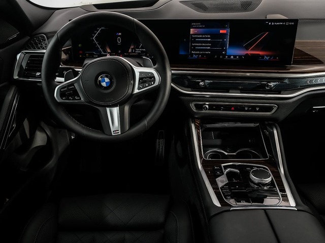 BMW X6 xDrive30d color Gris. Año 2025. 210KW(286CV). Diésel. En concesionario Oliva Motor Tarragona de Tarragona
