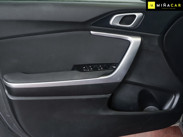 Foto 21 Kia Ceed 1.0 MHEV Drive DCT 88 kW (120 CV)