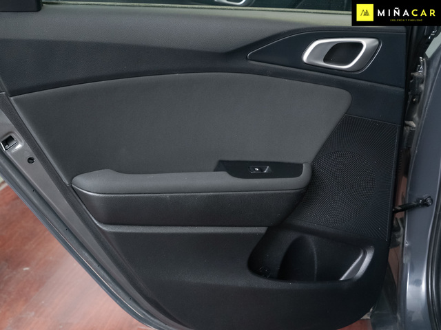 Foto 23 Kia Ceed 1.0 MHEV Drive DCT 88 kW (120 CV)