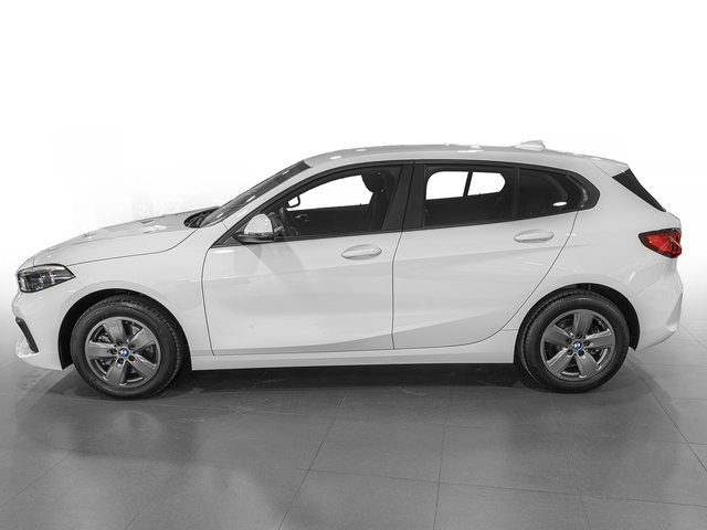 BMW Serie 1 118i color Blanco. Año 2022. 103KW(140CV). Gasolina. En concesionario Caetano Cuzco, Alcalá de Madrid