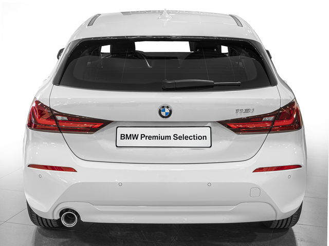 BMW Serie 1 118i color Blanco. Año 2022. 103KW(140CV). Gasolina. En concesionario Caetano Cuzco, Alcalá de Madrid