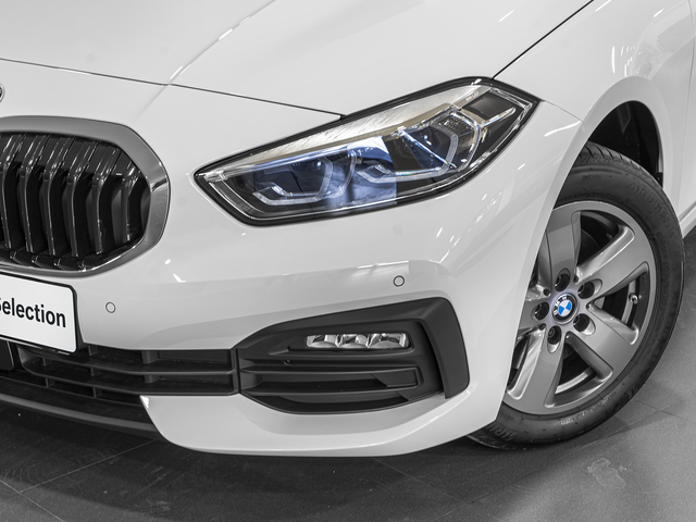 BMW Serie 1 118i color Blanco. Año 2022. 103KW(140CV). Gasolina. En concesionario Caetano Cuzco, Alcalá de Madrid