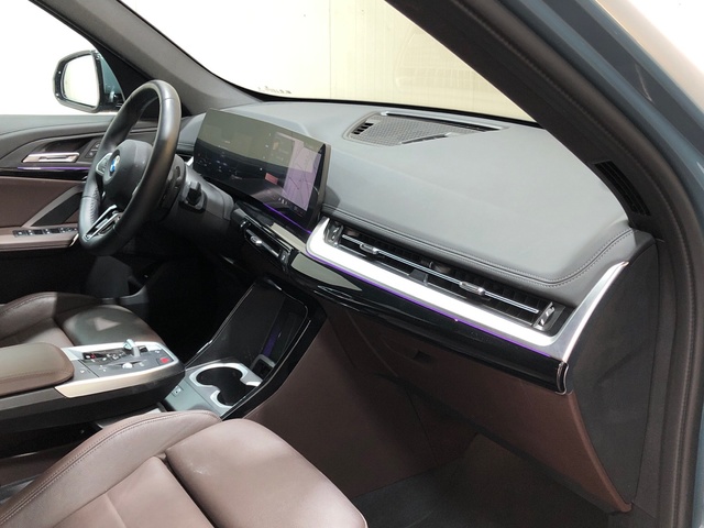 BMW X1 sDrive20d color Verde. Año 2024. 120KW(163CV). Diésel. En concesionario Movilnorte El Plantio de Madrid