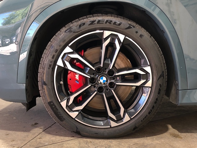 BMW X1 sDrive20d color Verde. Año 2024. 120KW(163CV). Diésel. En concesionario Movilnorte El Plantio de Madrid