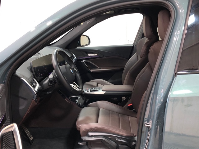 BMW X1 sDrive20d color Verde. Año 2024. 120KW(163CV). Diésel. En concesionario Movilnorte El Plantio de Madrid