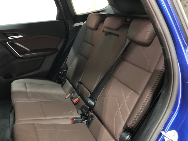 BMW X1 sDrive20d color Azul. Año 2024. 120KW(163CV). Diésel. En concesionario Movilnorte El Carralero de Madrid