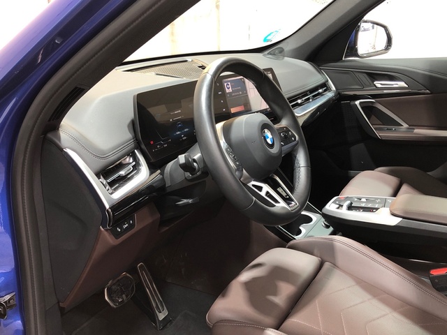 BMW X1 sDrive20d color Azul. Año 2024. 120KW(163CV). Diésel. En concesionario Movilnorte El Carralero de Madrid