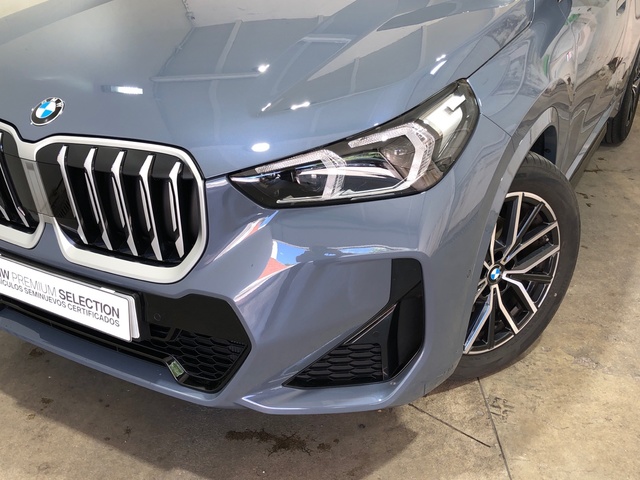 BMW X1 sDrive18d color Gris. Año 2024. 110KW(150CV). Diésel. En concesionario Movilnorte El Plantio de Madrid