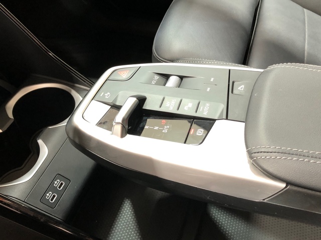 BMW X1 sDrive18d color Gris. Año 2024. 110KW(150CV). Diésel. En concesionario Movilnorte El Plantio de Madrid