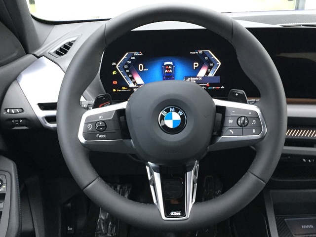 BMW Serie 1 120d color Azul. Año 2025. 120KW(163CV). Diésel. En concesionario Grünblau Motor (Bmw y Mini) de Cantabria