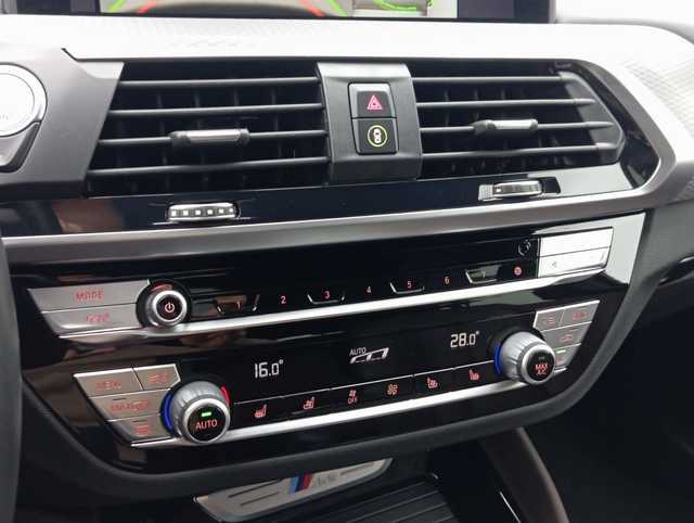 BMW X4 M40d color Blanco. Año 2020. 240KW(326CV). Diésel. En concesionario Augusta Aragon S.A. de Zaragoza