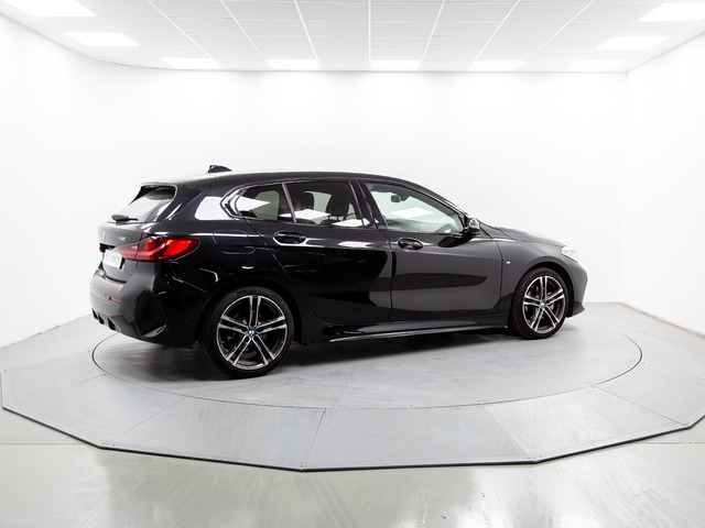 BMW Serie 1 118i color Negro. Año 2019. 103KW(140CV). Gasolina. En concesionario Móvil Begar Alicante de Alicante