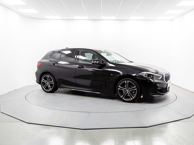 BMW Serie 1 118i color Negro. Año 2019. 103KW(140CV). Gasolina. En concesionario Móvil Begar Alicante de Alicante