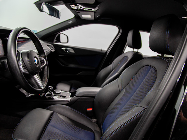 BMW Serie 1 118i color Negro. Año 2019. 103KW(140CV). Gasolina. En concesionario Móvil Begar Alicante de Alicante