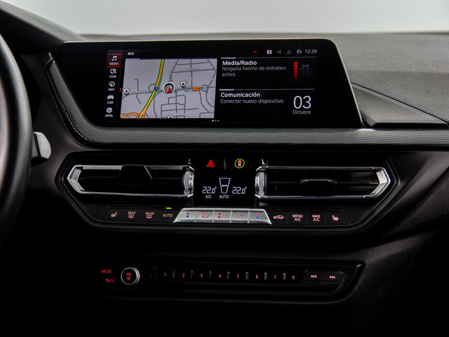BMW Serie 1 118i color Negro. Año 2019. 103KW(140CV). Gasolina. En concesionario Móvil Begar Alicante de Alicante