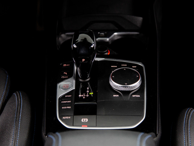 BMW Serie 1 118i color Negro. Año 2019. 103KW(140CV). Gasolina. En concesionario Móvil Begar Alicante de Alicante