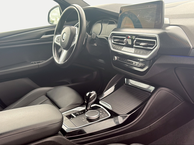 BMW X4 xDrive20d color Gris. Año 2022. 140KW(190CV). Diésel. En concesionario Carteya Motor | Campo de Gibraltar de Cádiz