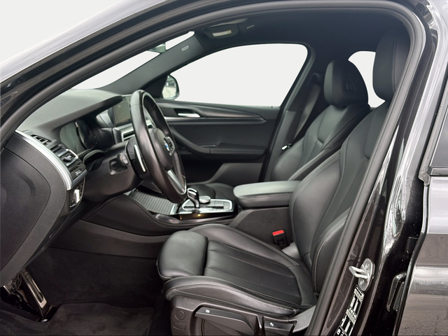 BMW X4 xDrive20d color Gris. Año 2022. 140KW(190CV). Diésel. En concesionario Carteya Motor | Campo de Gibraltar de Cádiz