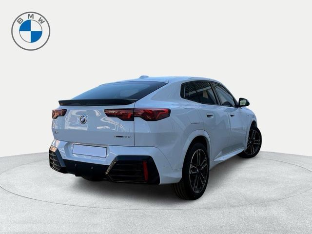 BMW X2 sDrive20i color Blanco. Año 2025. 125KW(170CV). Gasolina. En concesionario Ilbira Motor | Granada de Granada