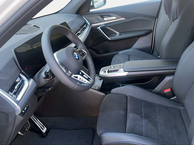 BMW X2 sDrive20i color Blanco. Año 2025. 125KW(170CV). Gasolina. En concesionario Ilbira Motor | Granada de Granada