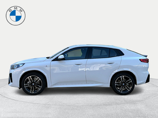 Fotos de BMW X2 sDrive20i color Blanco. Año 2025. 125KW(170CV). Gasolina. En concesionario Ilbira Motor | Granada de Granada
