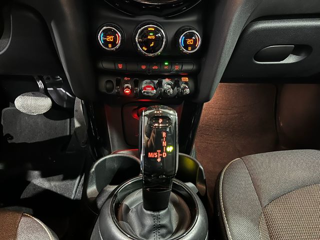 fotoG 15 del MINI MINI 5 Puertas Cooper 100 kW (136 CV) 136cv Gasolina del 2022 en Lleida