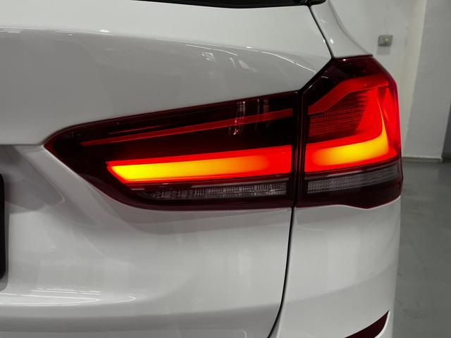 BMW X1 xDrive25e color Blanco. Año 2021. 162KW(220CV). Híbrido Electro/Gasolina. En concesionario Unicars Ponent de Lleida