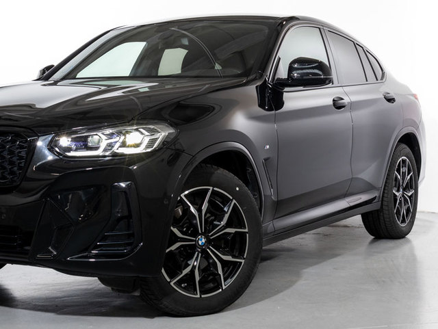 BMW X4 xDrive20d color Negro. Año 2024. 140KW(190CV). Diésel. En concesionario Oliva Motor Girona de Girona