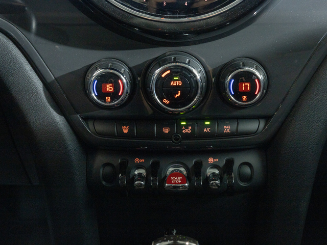 fotoG 16 del MINI MINI Countryman Cooper D 110 kW (150 CV) 150cv Diésel del 2022 en Girona