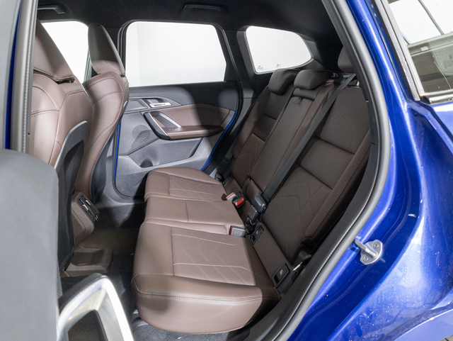 BMW X1 sDrive18d color Azul. Año 2024. 110KW(150CV). Diésel. En concesionario Oliva Motor Girona de Girona