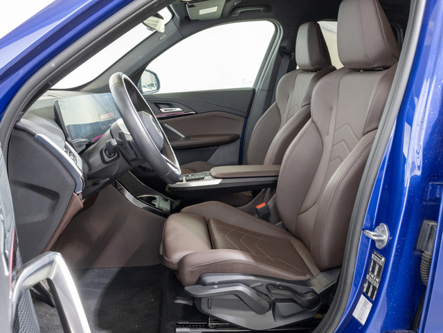 BMW X1 sDrive18d color Azul. Año 2024. 110KW(150CV). Diésel. En concesionario Oliva Motor Girona de Girona