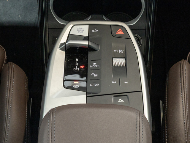 BMW X1 sDrive18d color Azul. Año 2024. 110KW(150CV). Diésel. En concesionario Oliva Motor Girona de Girona