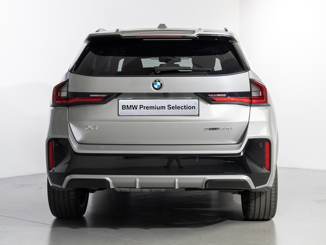 BMW X1 sDrive20d color Gris Plata. Año 2024. 120KW(163CV). Diésel. En concesionario Oliva Motor Girona de Girona