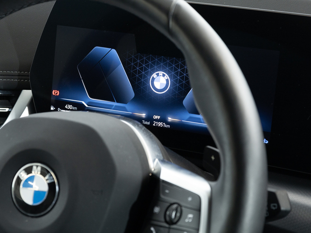 BMW X1 sDrive20d color Azul. Año 2024. 120KW(163CV). Diésel. En concesionario Oliva Motor Girona de Girona