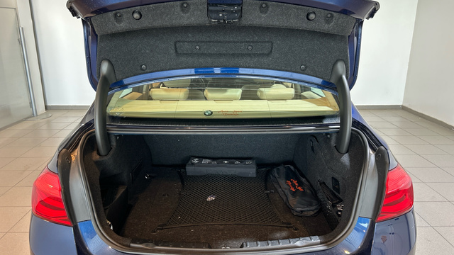 BMW Serie 3 330e color Azul. Año 2017. 185KW(252CV). Híbrido Electro/Gasolina. En concesionario BYmyCAR Madrid - Alcalá de Madrid