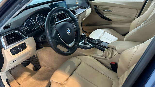 BMW Serie 3 330e color Azul. Año 2017. 185KW(252CV). Híbrido Electro/Gasolina. En concesionario BYmyCAR Madrid - Alcalá de Madrid